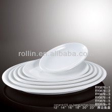 Plato oval de porcelana blanca de grosor